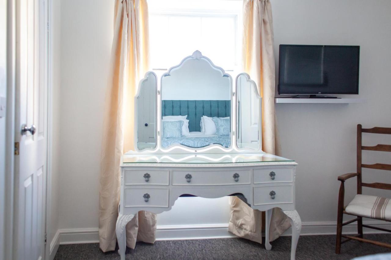 No. 98 Boutique Hotel Weymouth Bagian luar foto